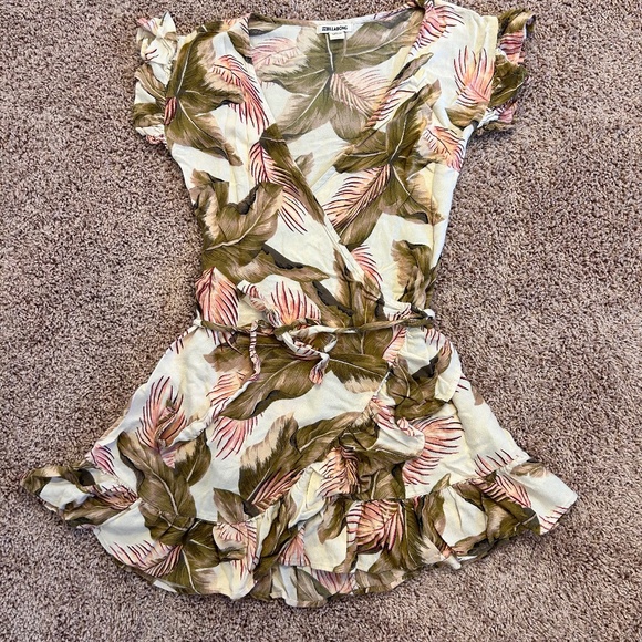 Billabong Palm Print Mini Dress - Picture 1 of 10